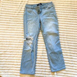 Hollister low rise 90s vintage straight leg size 9s / 29s destroyed